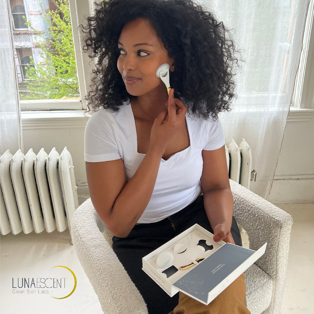 How LUNAESCENT's Reusable Applicator Improves Precision in Skincare Application