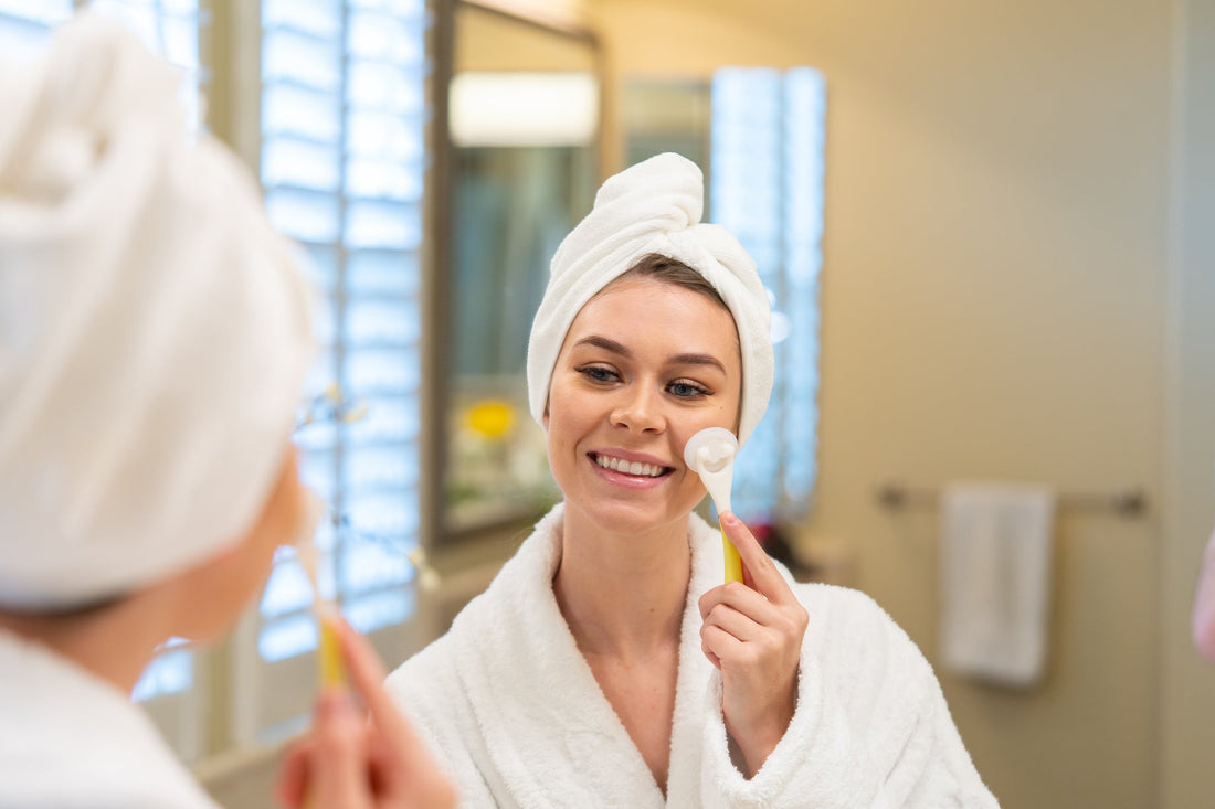 Why Touch-Free Applicators Are the Future of Skincare Hygiene