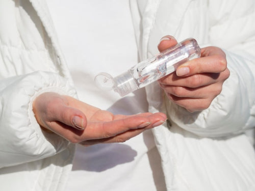 The Role of Silicone in Maintaining Cleanliness During Cream and Serum Use