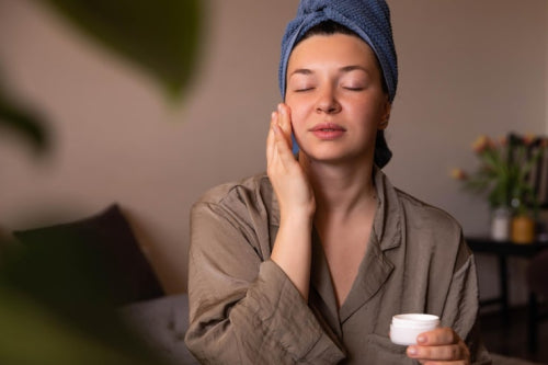 Cooling and Warming Techniques in Contemporary Skincare