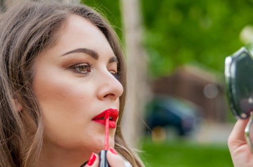 The Halo Lip Will Be 2026's Biggest Beauty Trend