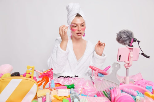 Why Touch-Free Skincare Tools are Becoming a Beauty Must-Have