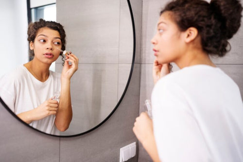 The Truth About Touch-Free Applicators and Their Impact on Skincare