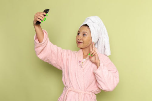 How Touch-Free Tools Help Keep Your Skin Clear and Healthy