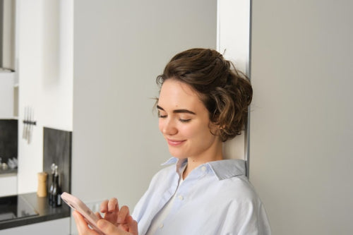 How Gentle Application Supports Thoughtful Post-Treatment Skincare