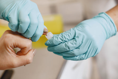 What to Consider When Applying Medicated Topicals Without Your Fingers