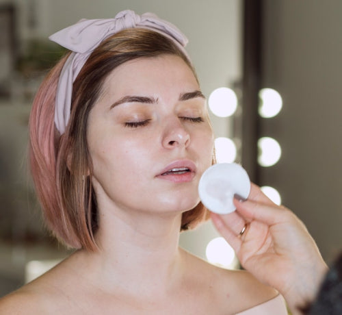 How Touch-Free Applicators Improve Skincare Absorption