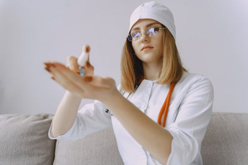 Why Hygienic Applicators Are Useful for Medicated Creams