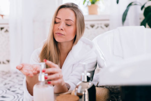 Best Hygienic Tools for Applying Serums and Creams
